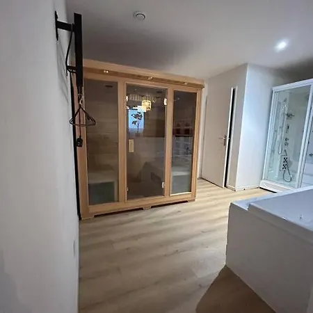 Apartment Cellar- Sous-sol Atypique